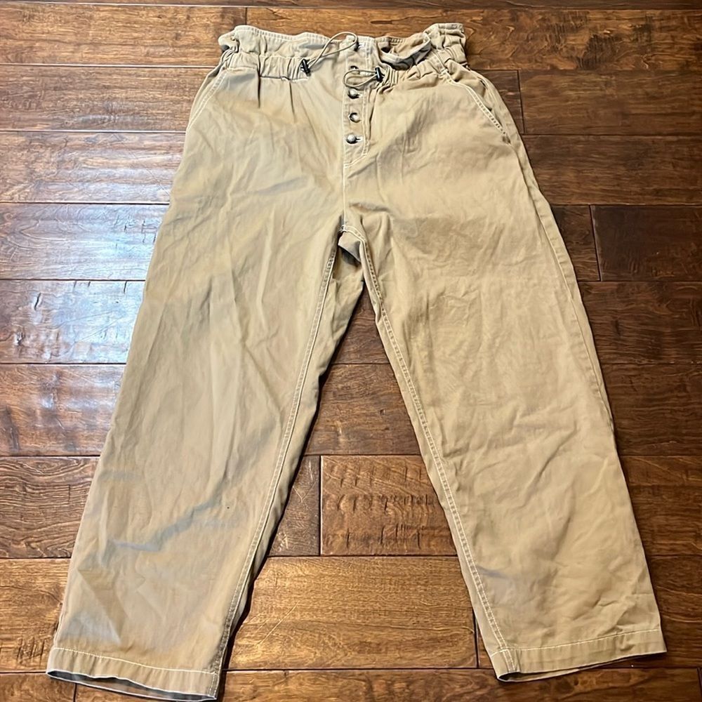 Urban Outfitters Khaki Terra High Rise Paper Bag Pants, M!